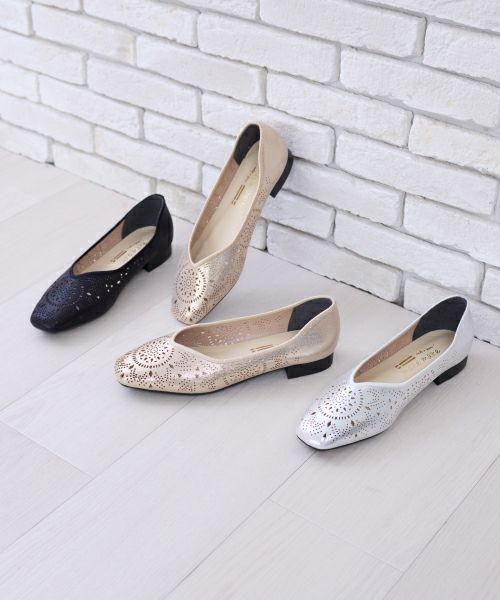 カットワークメタフラットシューズSE251626