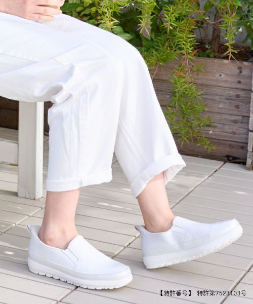 ウィンターセール】エアロサイドゴアラメコンフォートシューズ