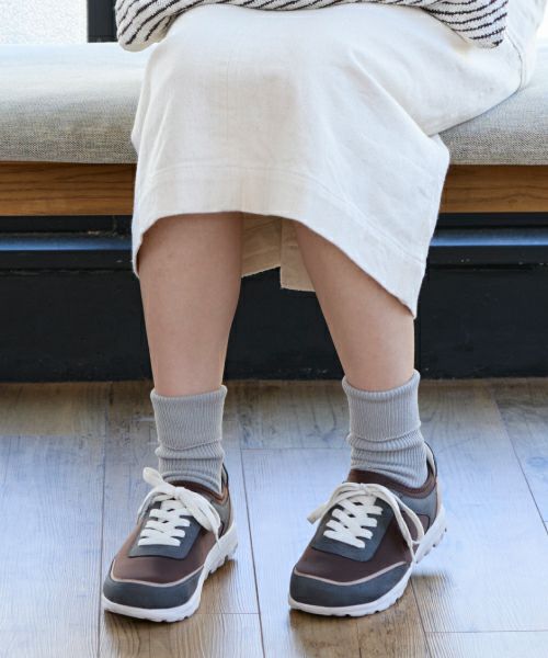 エアロストレッチスニーカー IC252113